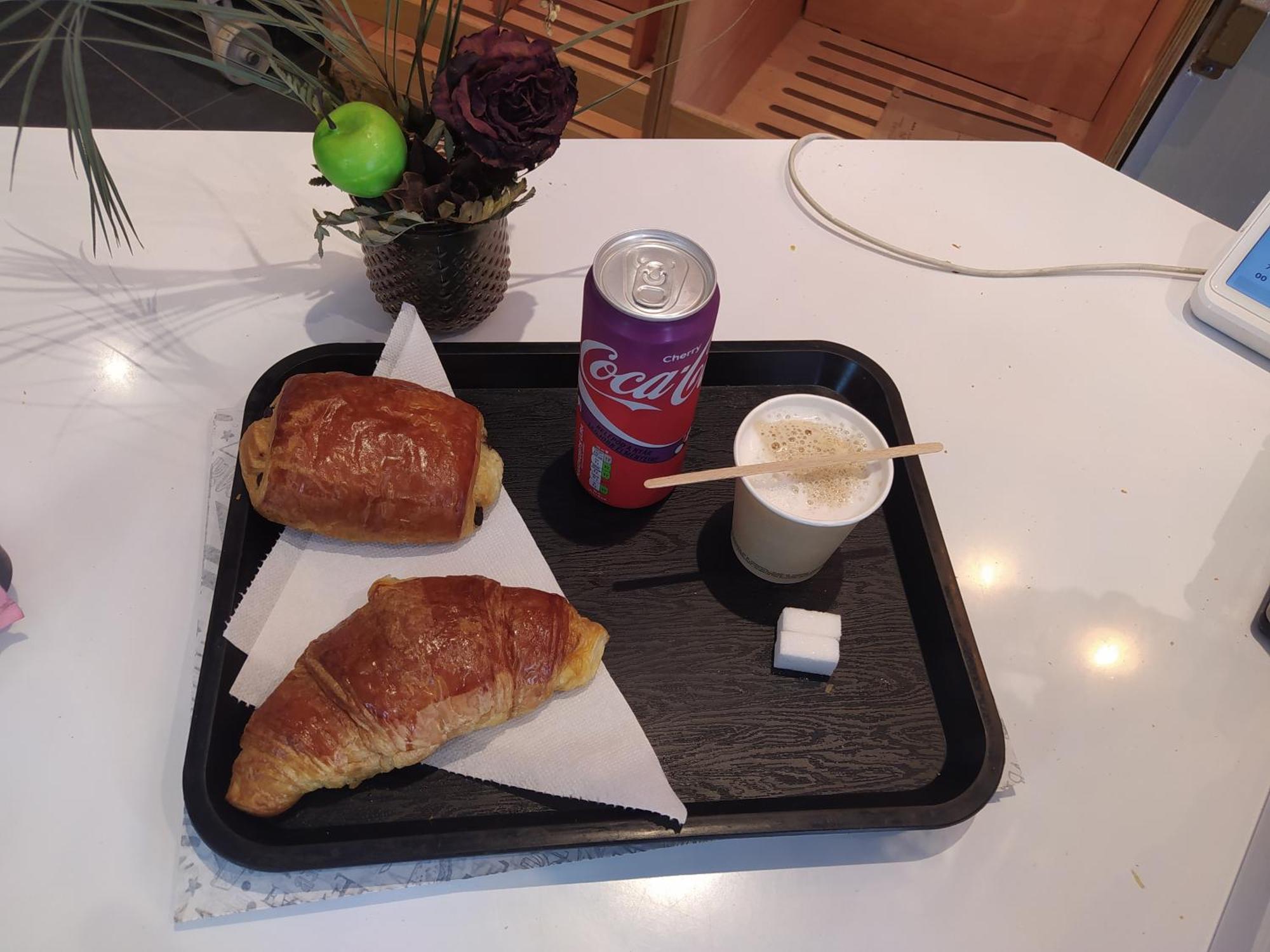Locatif Gare Europe Souvenir Couette-café *