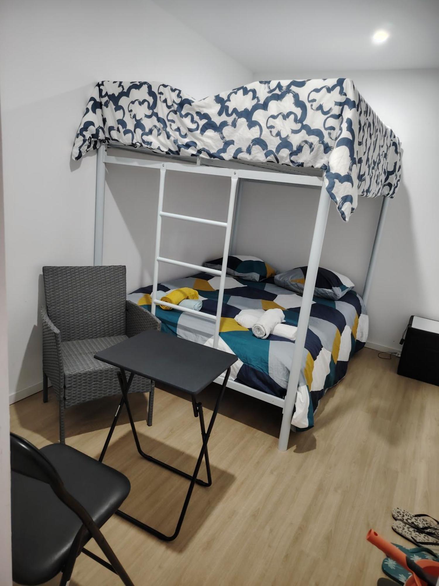 Couette-café Locatif Gare Europe Souvenir *