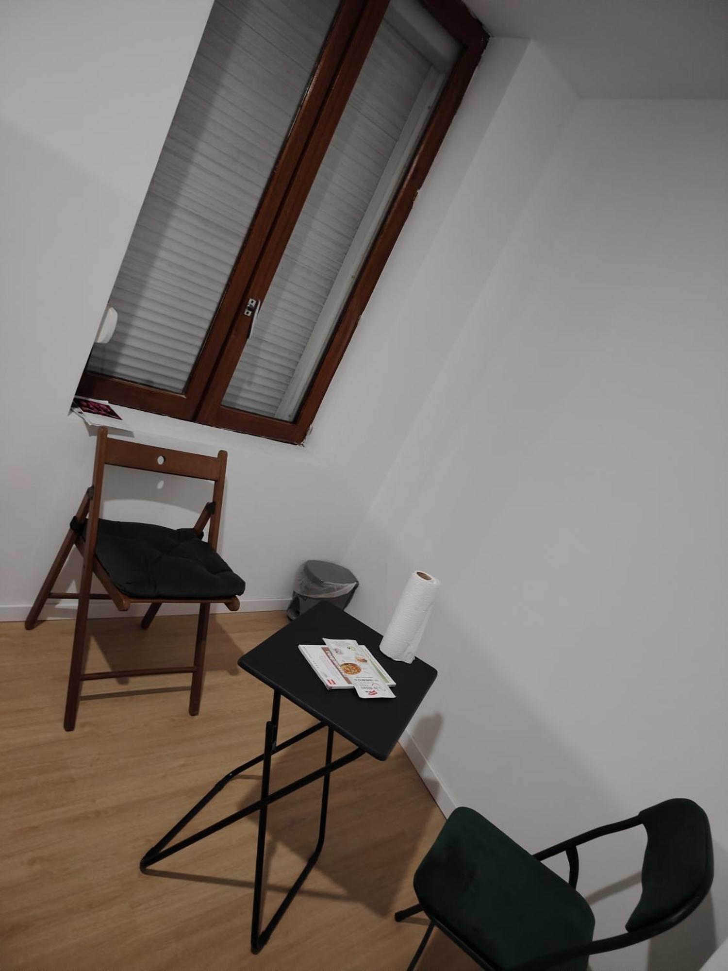 Locatif Gare Europe Souvenir Couette-café